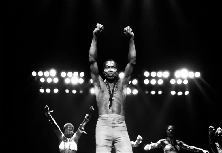 fela both hands up during concert