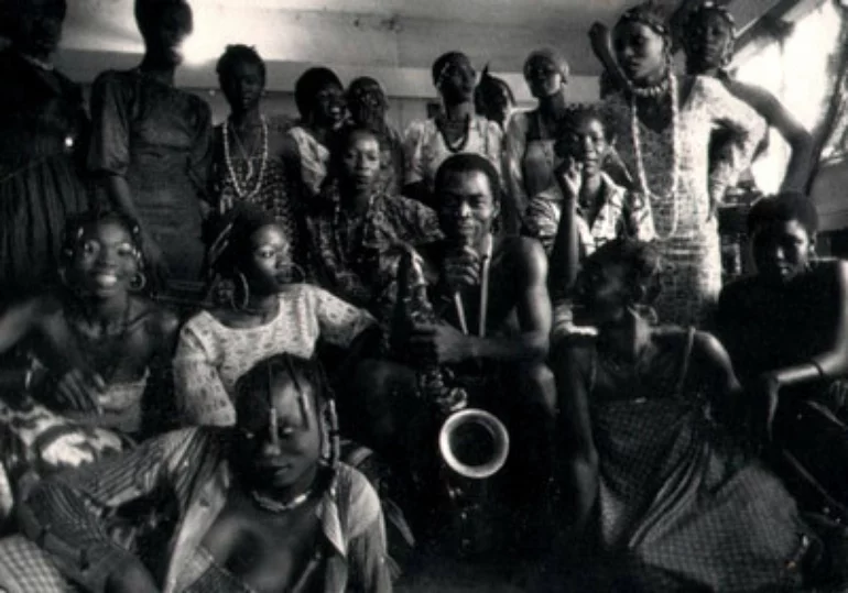 fela group photo with his wives